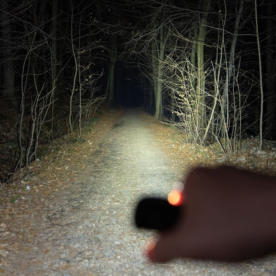 BLACK EYE R40 | 4000 Lumen Right-Angle Flashlight - Okae