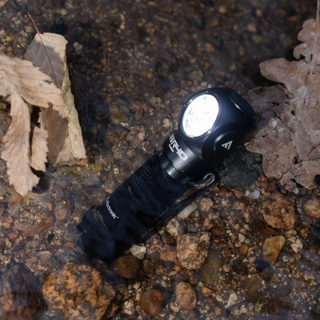 BLACK EYE R40 | 4000 Lumen Right-Angle Flashlight - Okae
